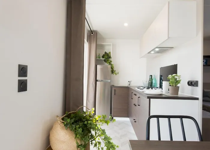 אתר קמפינג Lido Verbano Village