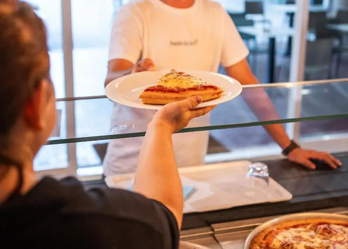 אתר קמפינג Lido Verbano Village