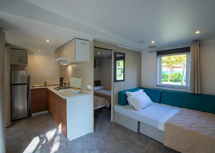 Lido Verbano Village אתר קמפינג קסטלטו סופרה טיצ'ינו