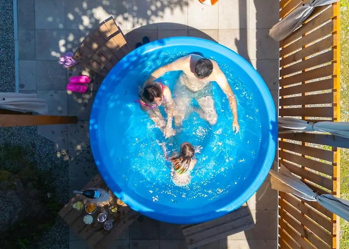 אתר קמפינג Lido Verbano Village